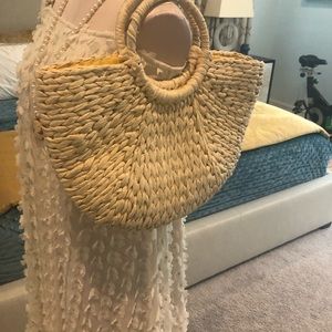 Round straw bag